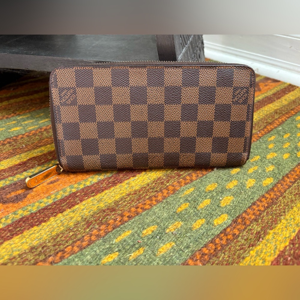 LV Paris Checkered Brown Wallet New Condition